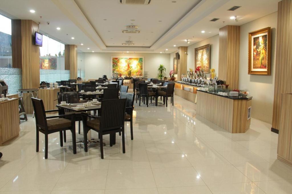 芝拉扎中心高级酒店 外观 照片